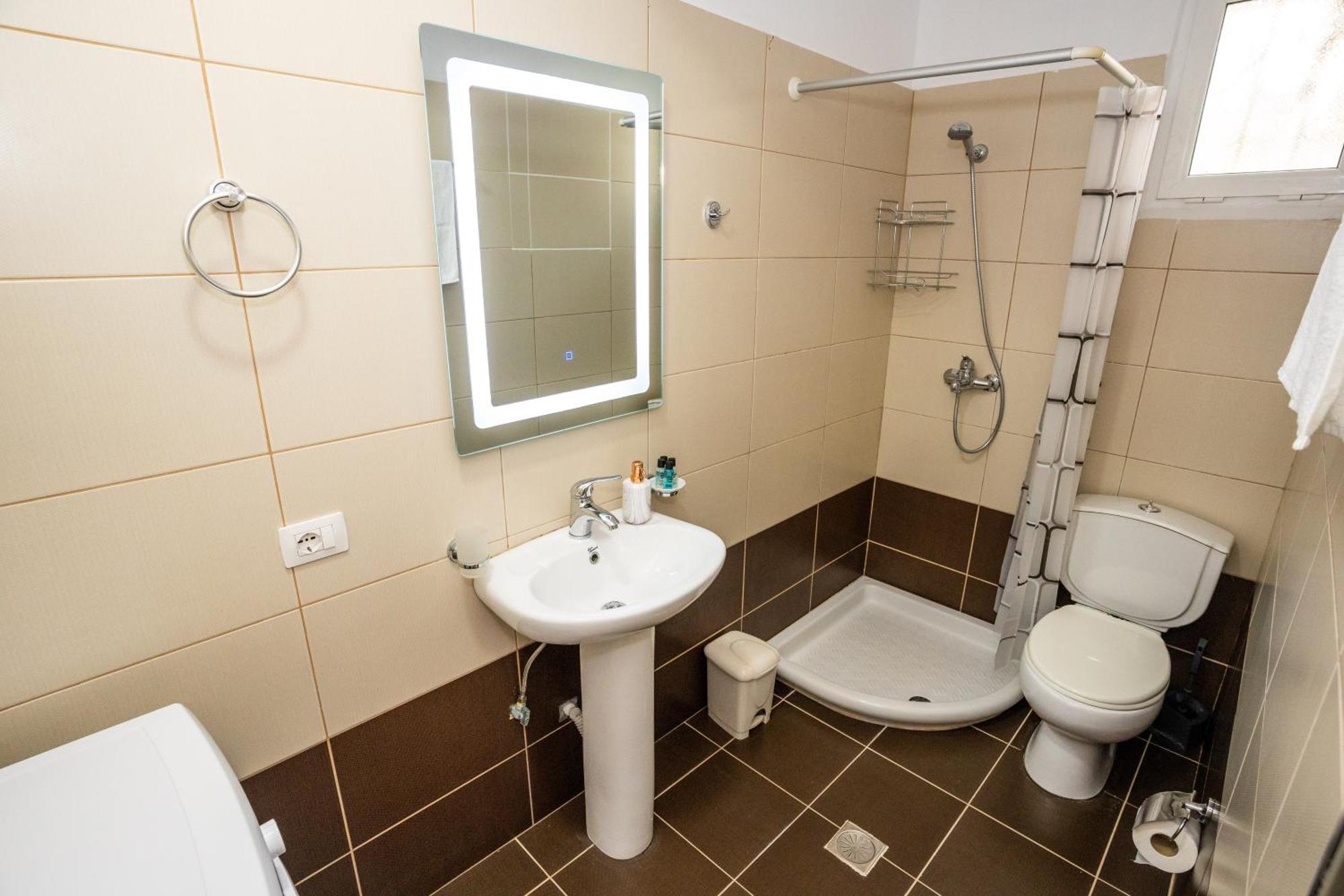 A&V Apartments Sarandë Eksteriør bilde