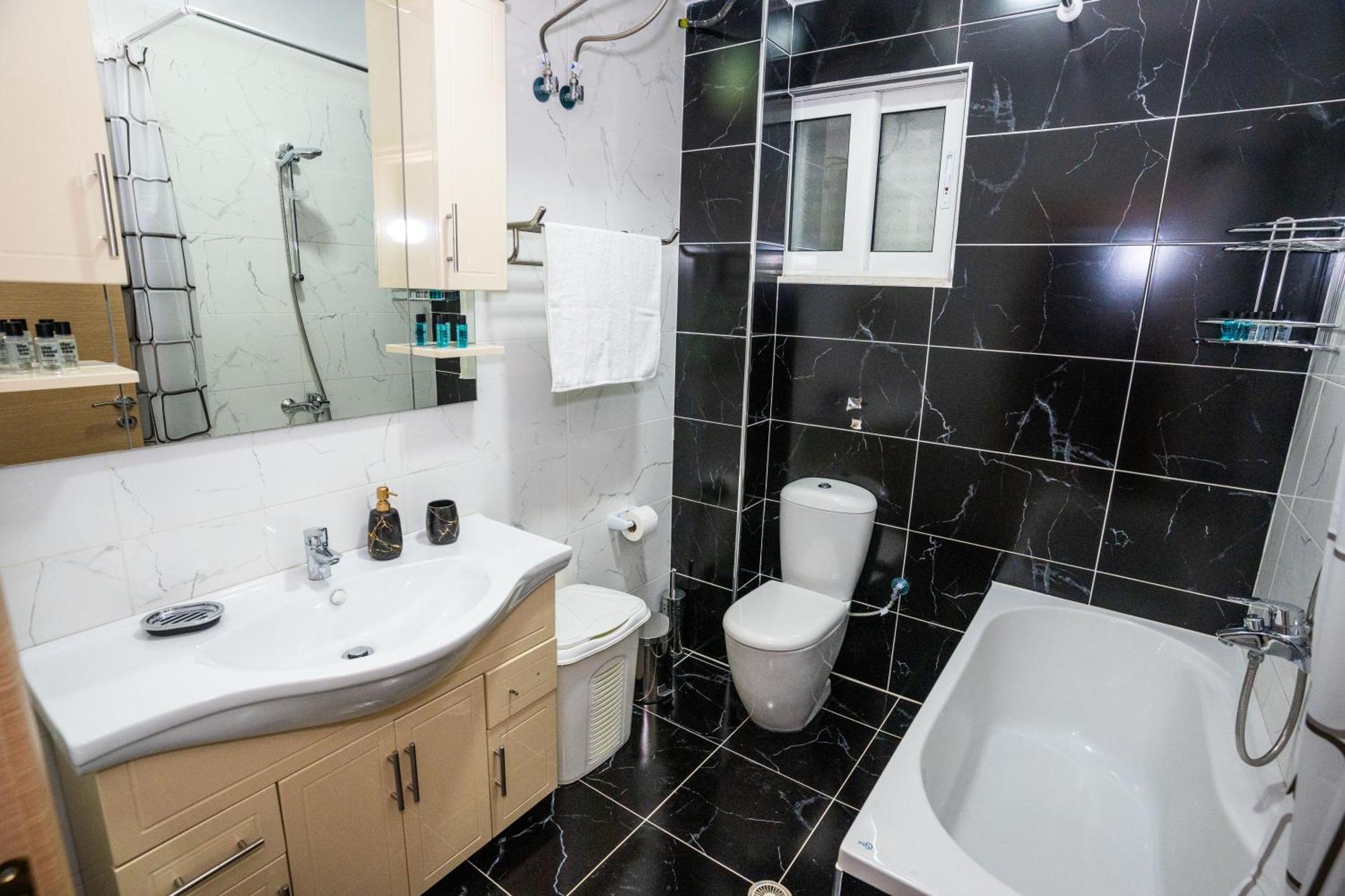 A&V Apartments Sarandë Eksteriør bilde
